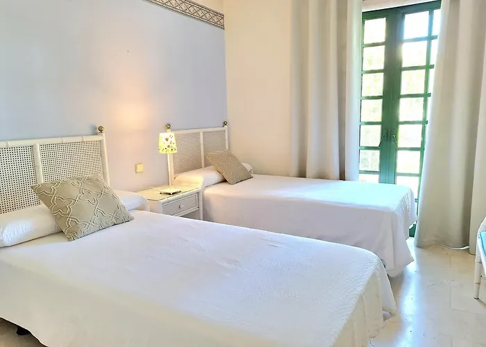 Aloha Pueblo Valle Del Golf, Puerto Banus *